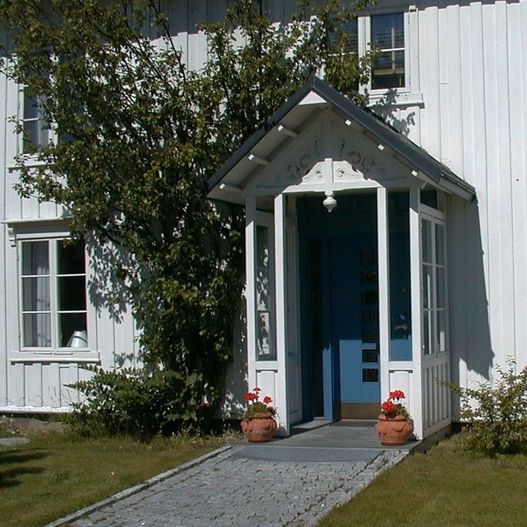 Gammel inngang på hus