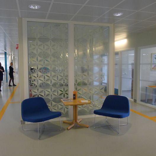 Glassvegg i skole